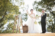 結婚式の前撮りで、ウェディングドレスの花嫁の、きれいなヘアメイクの写真