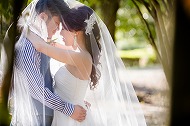 結婚式の前撮りの、ウエディングドレスの花嫁の、きれいなナチュラルなヘアメイクの写真